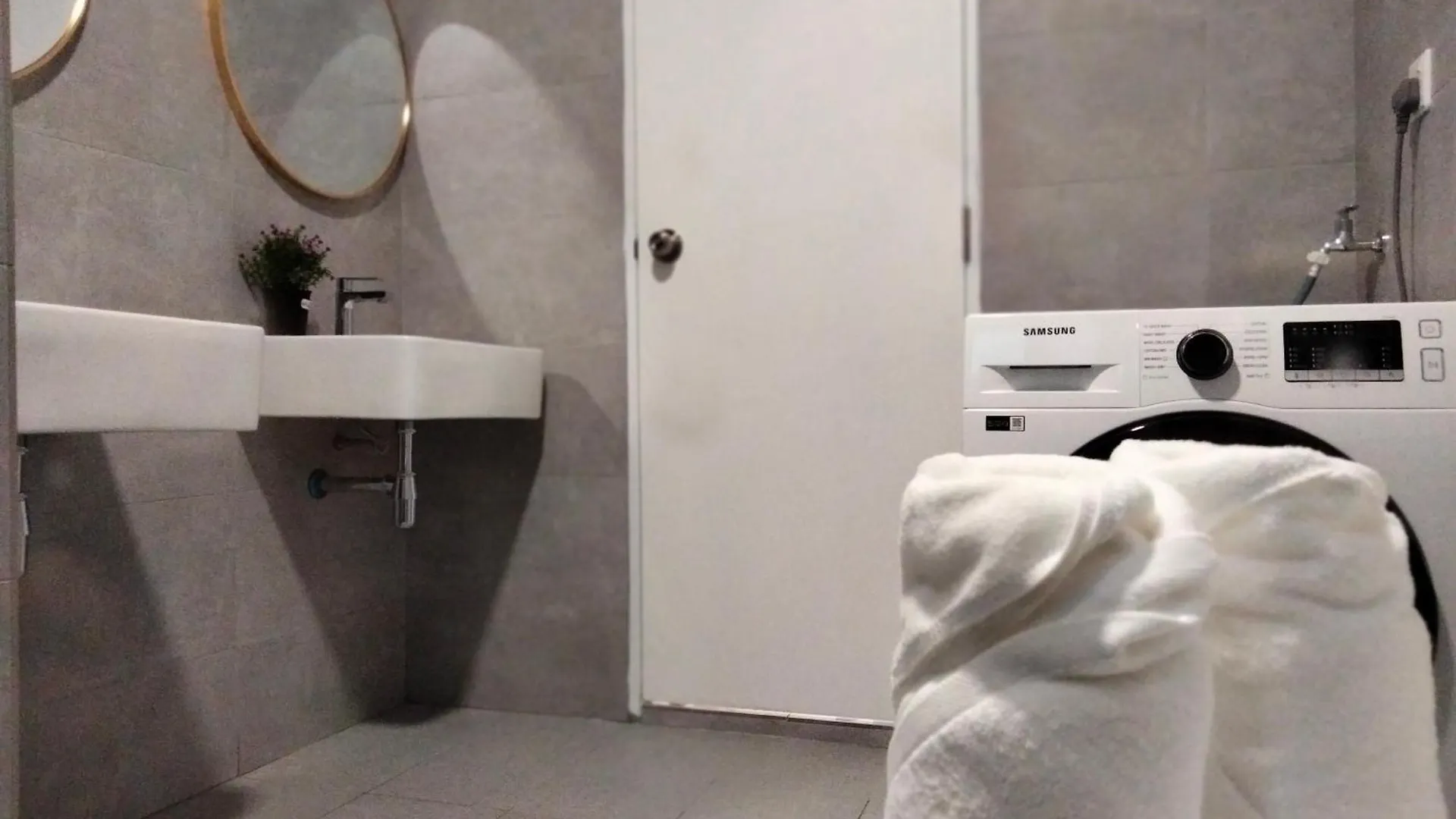 Bangsar South Botanical I Bed & Pillow 쿠알라룸푸르